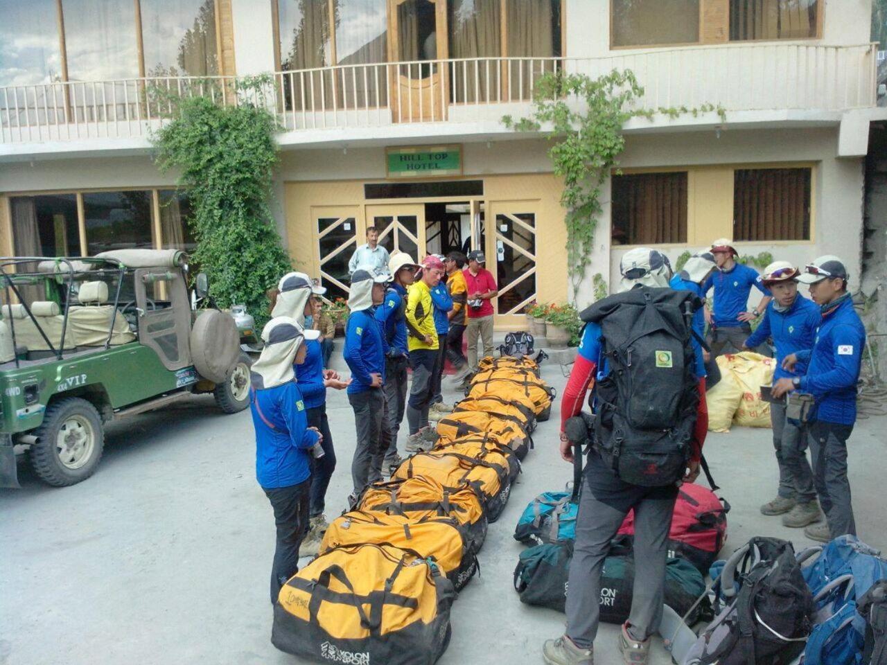 Hilltop Hotel, Hunza Karimabad  Dış mekan fotoğraf