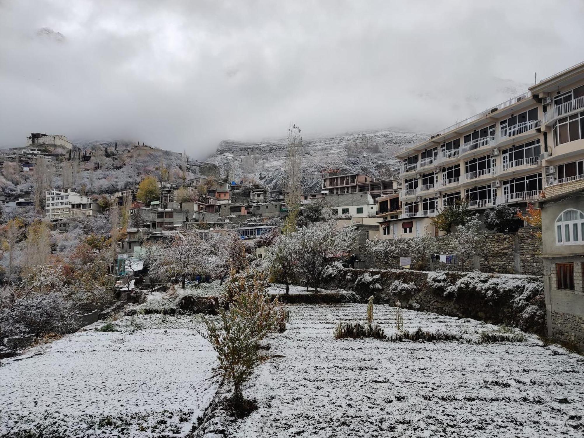 Hilltop Hotel, Hunza Karimabad  Dış mekan fotoğraf