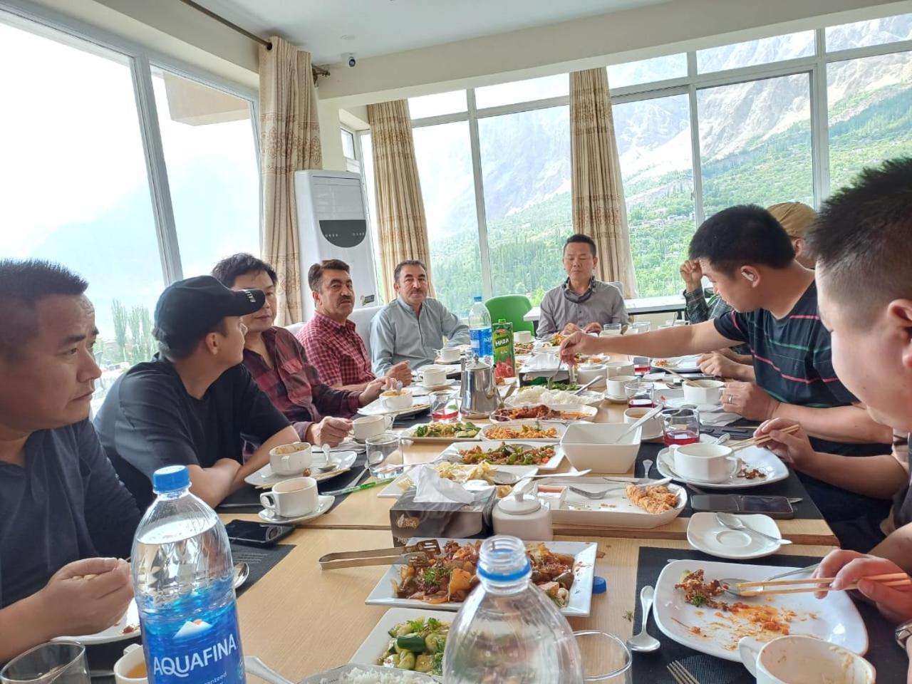 Hilltop Hotel, Hunza Karimabad  Dış mekan fotoğraf