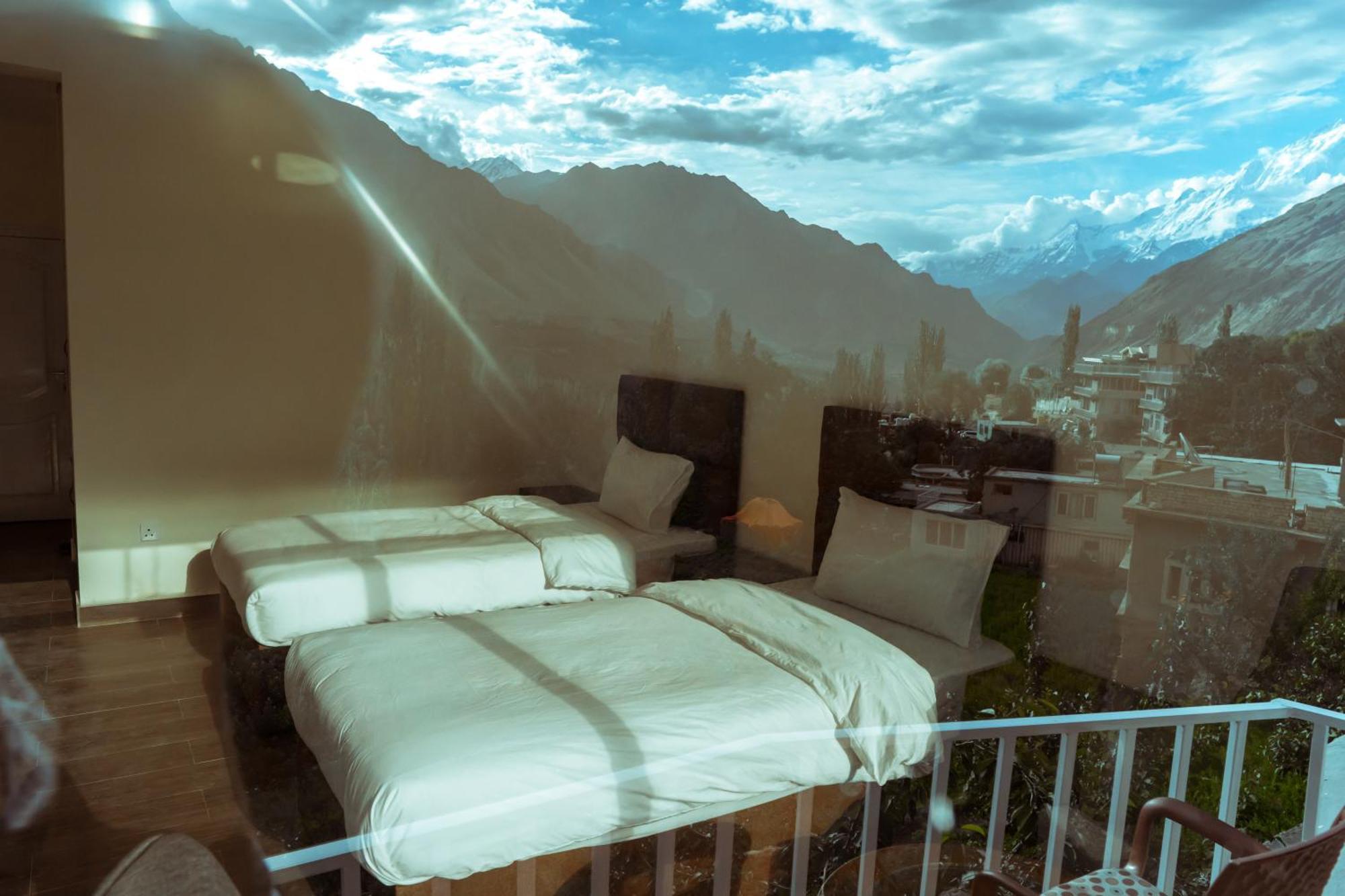 Hilltop Hotel, Hunza Karimabad  Dış mekan fotoğraf